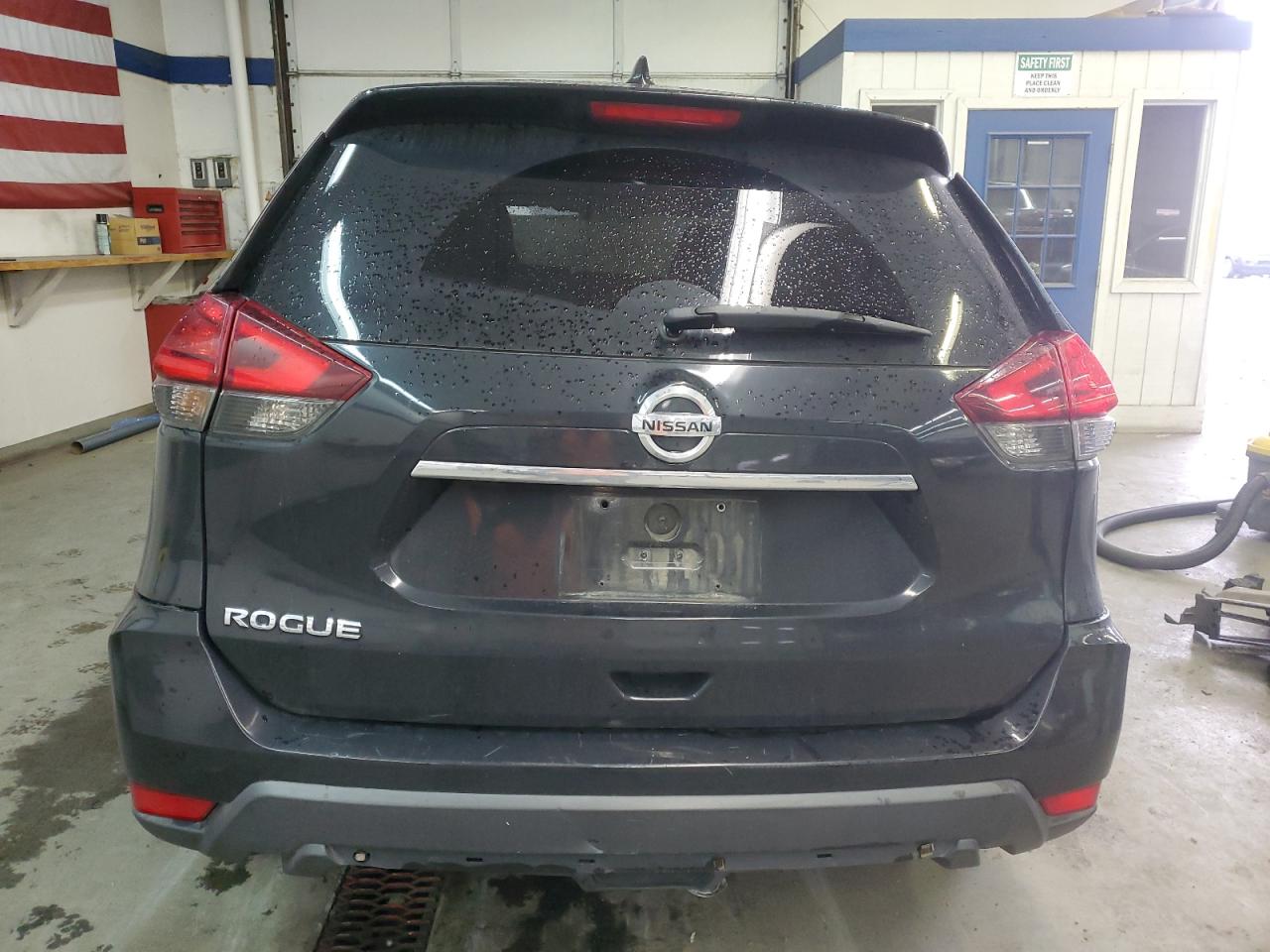 2017 Nissan Rogue - Image 6