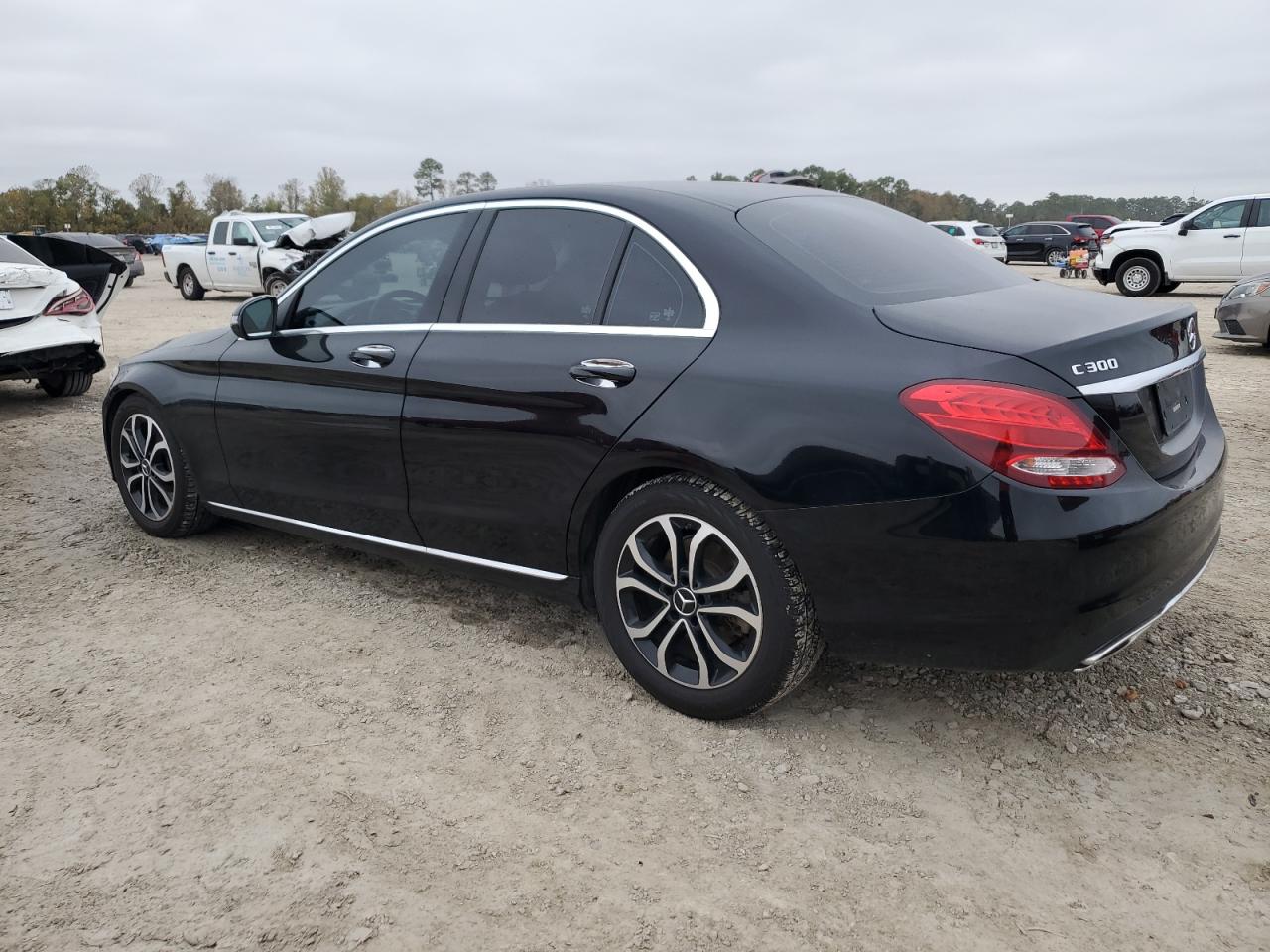 55SWF4JB8HU189105 2017 MERCEDES-BENZ C CLASS - Image 2