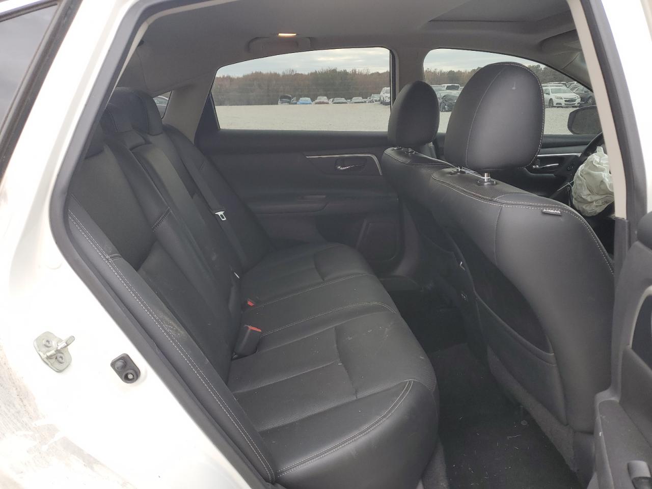2018 Nissan Altima - Image 10