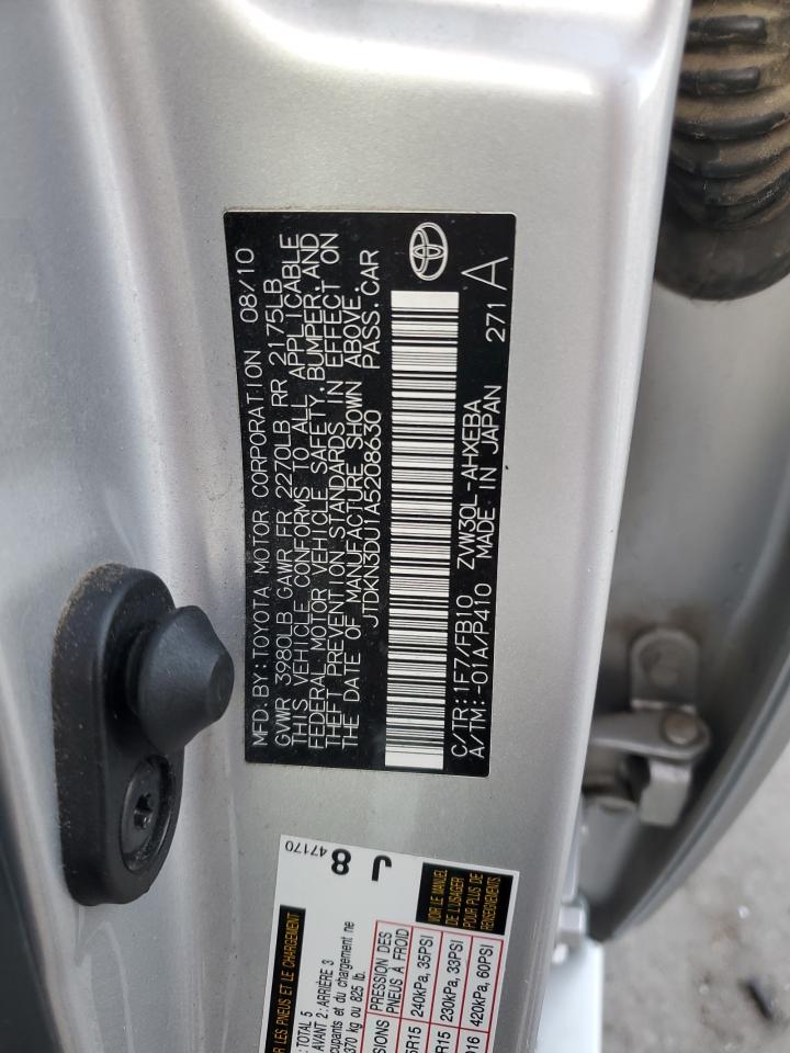 2010 Toyota Prius - Image 13