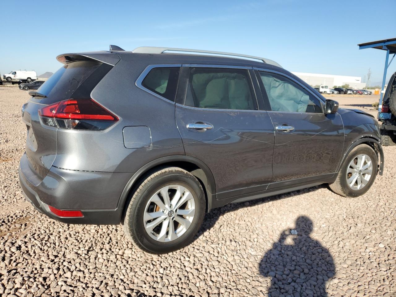 2018 Nissan Rogue - Image 3
