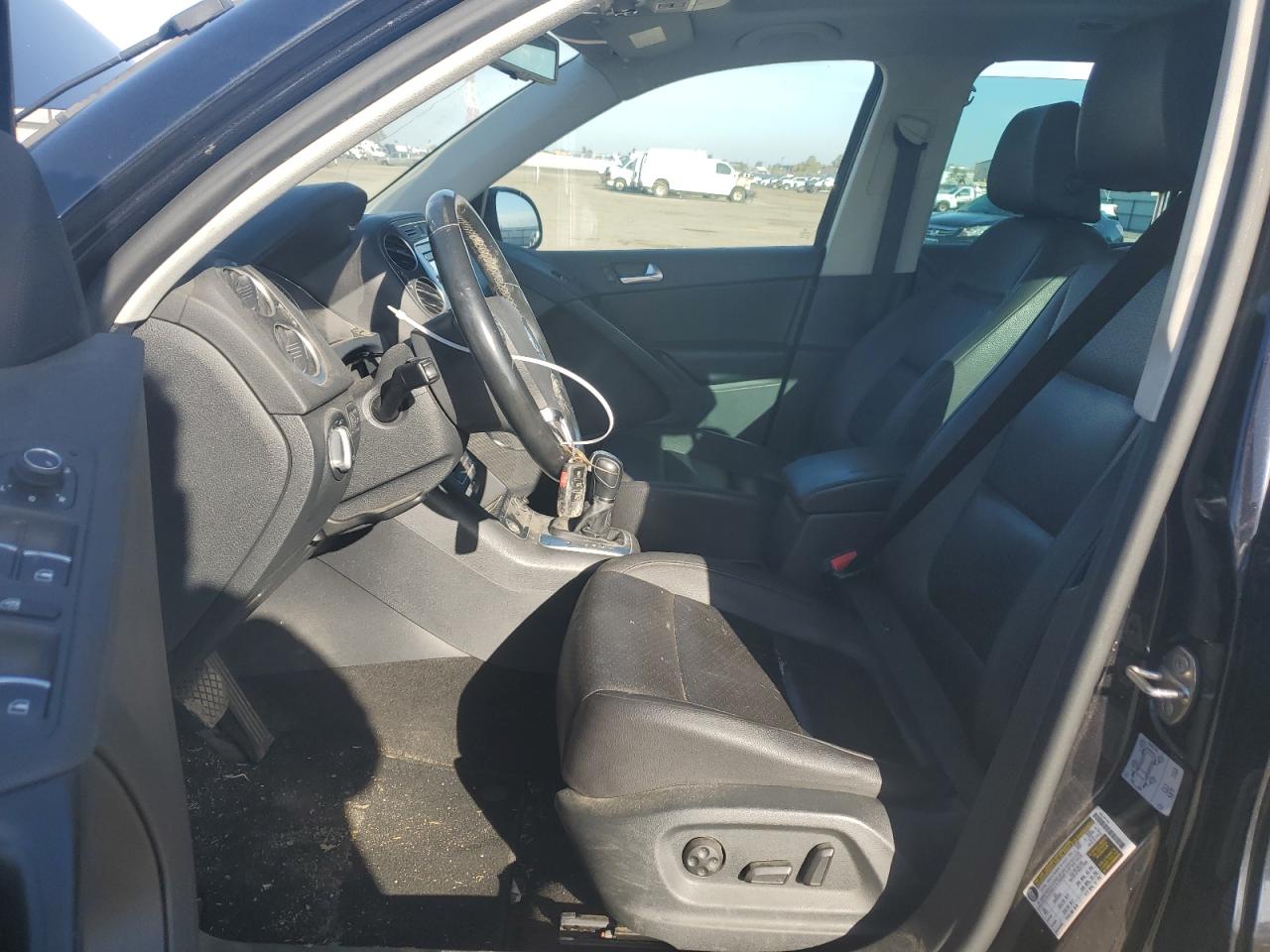 2017 Volkswagen Tiguan - Image 7