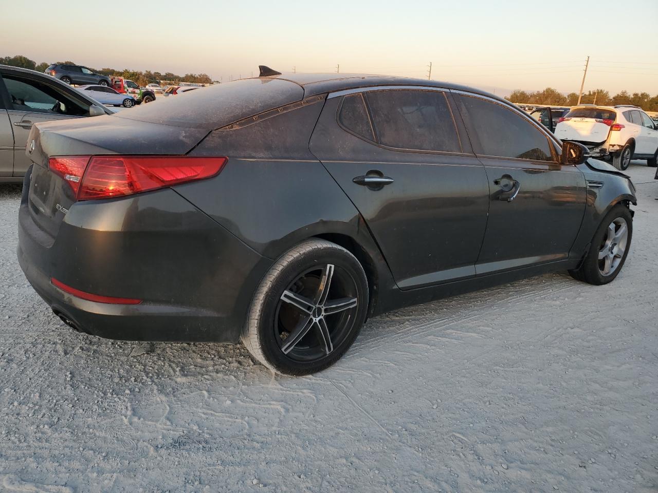 VIN 5XXGN4A76DG197070 2013 KIA OPTIMA no.3