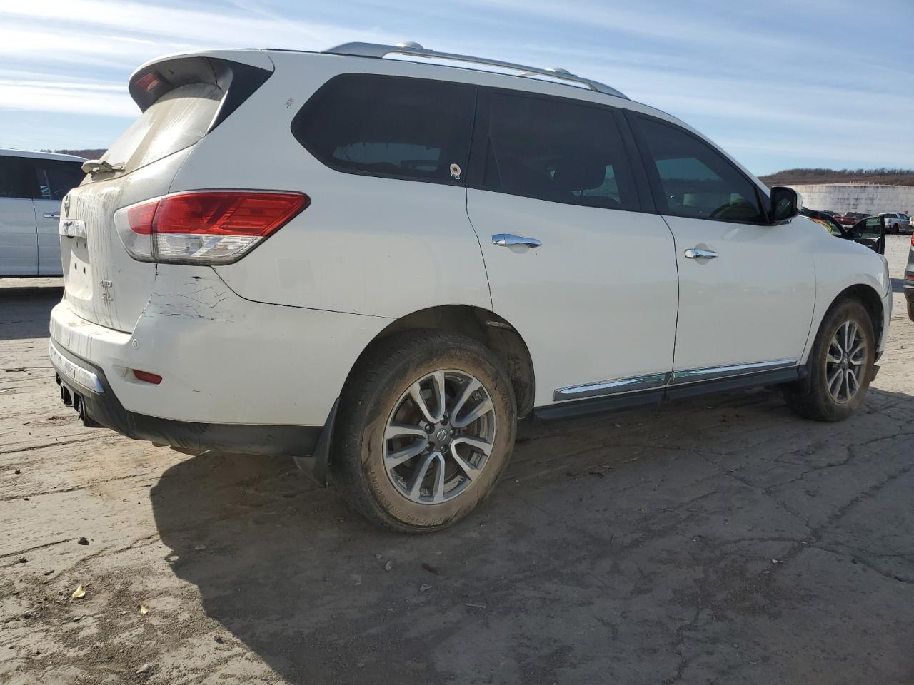 2013 Nissan Pathfinder - Image 3