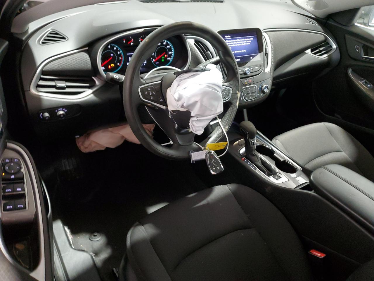 2023 Chevrolet Malibu - Image 8