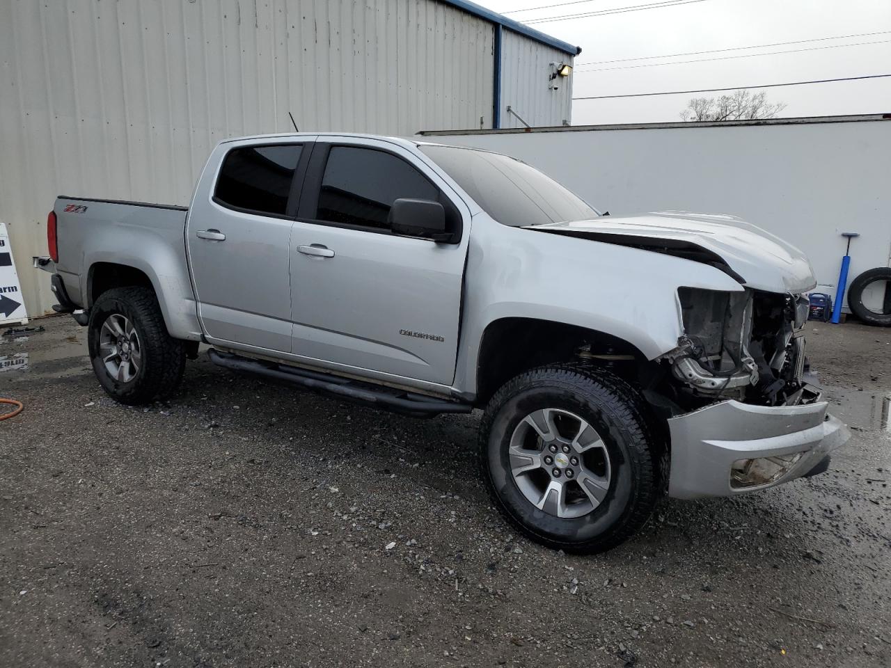 VIN 1GCGTDEN9J1220864 2018 CHEVROLET COLORADO no.4