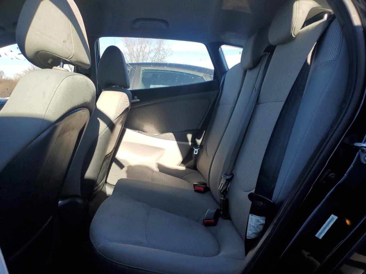 2013 Hyundai Accent - Image 10