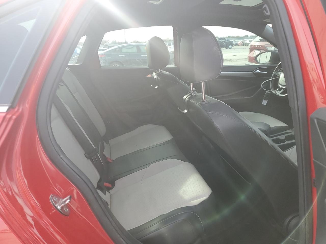 2019 Volkswagen Jetta - Image 10
