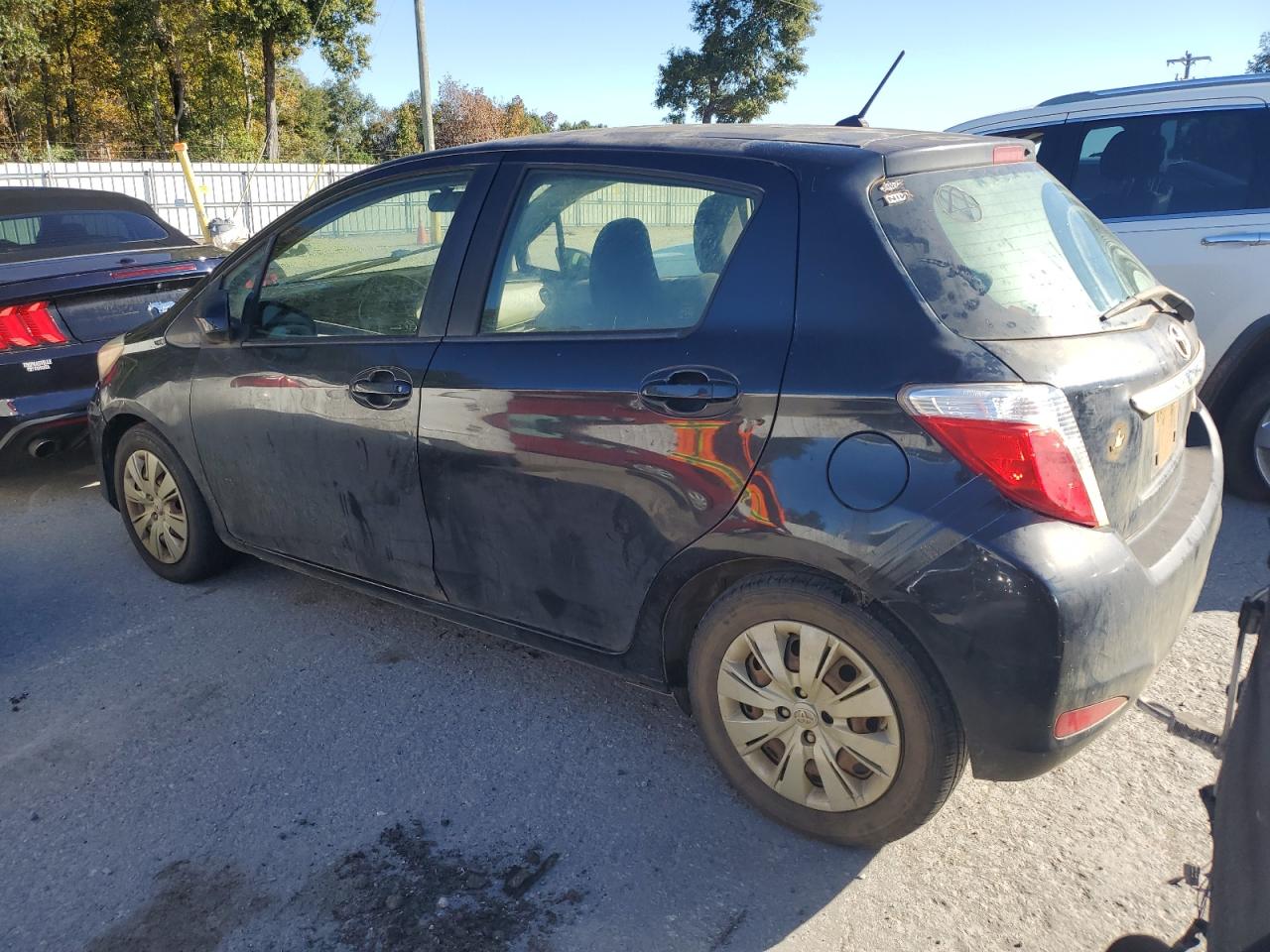 2012 Toyota Yaris - Image 2