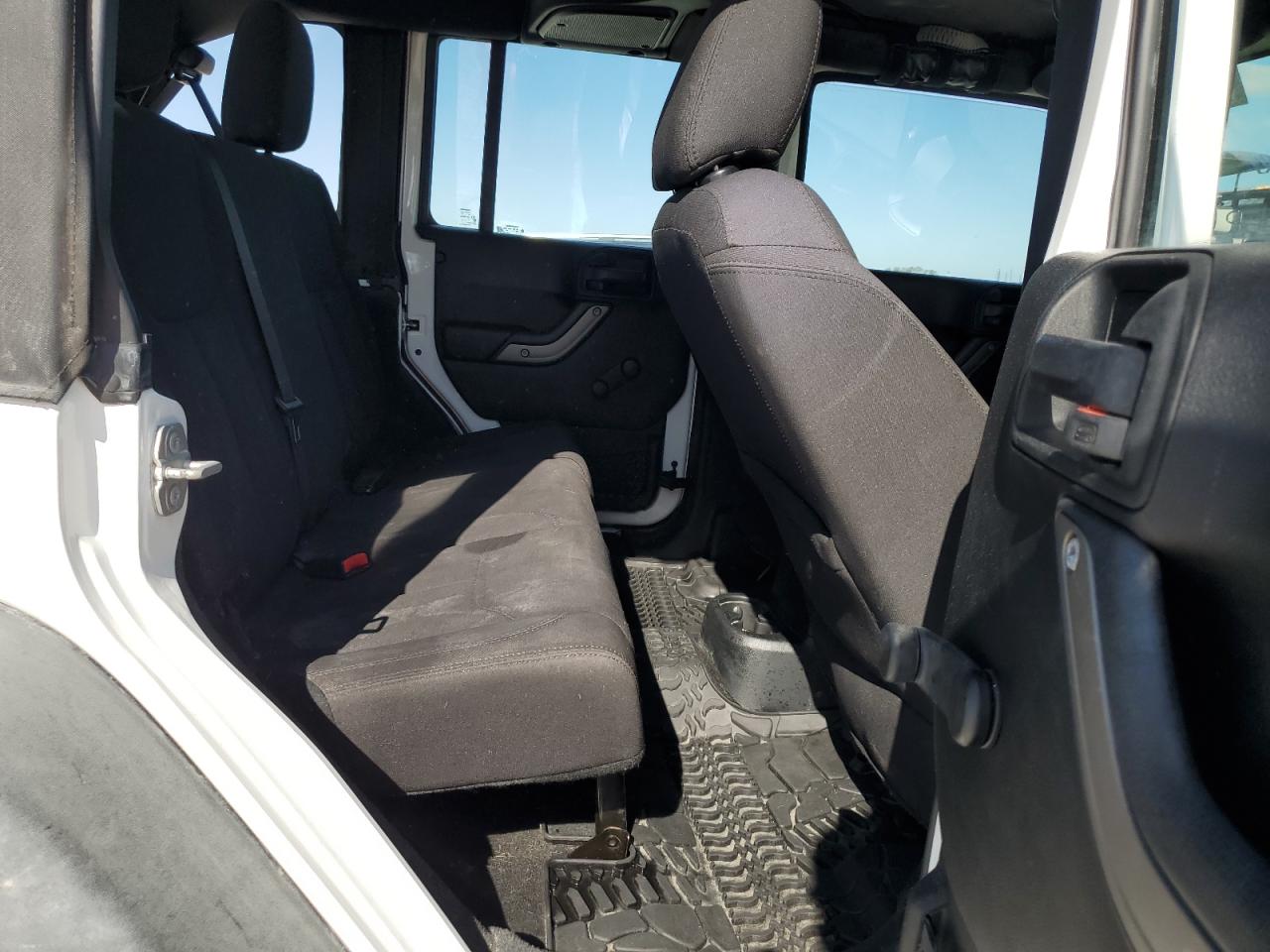 2018 Jeep Wrangler - Image 10