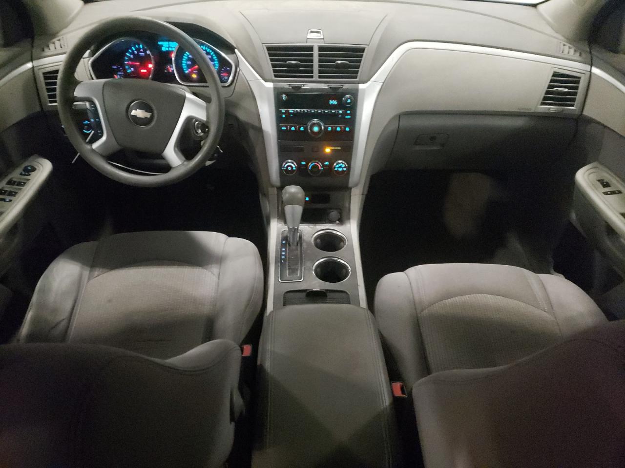 2010 Chevrolet Traverse - Image 8