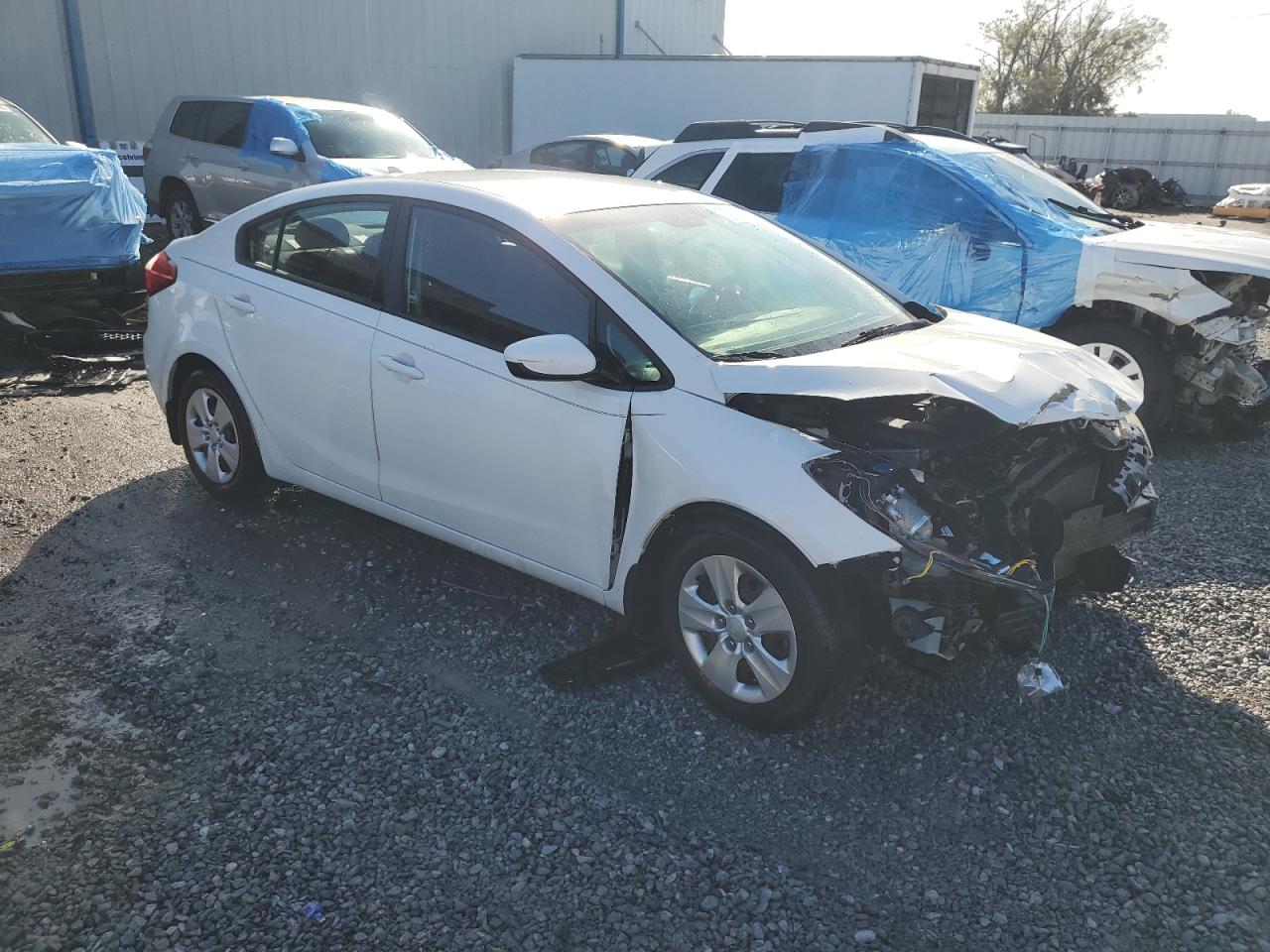 VIN KNAFK4A68G5471967 2016 KIA FORTE no.4