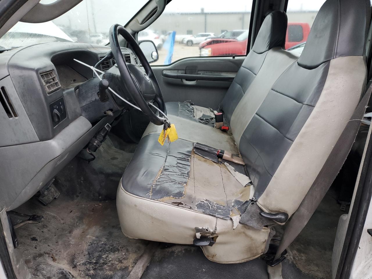 2004 Ford F250 - Image 7