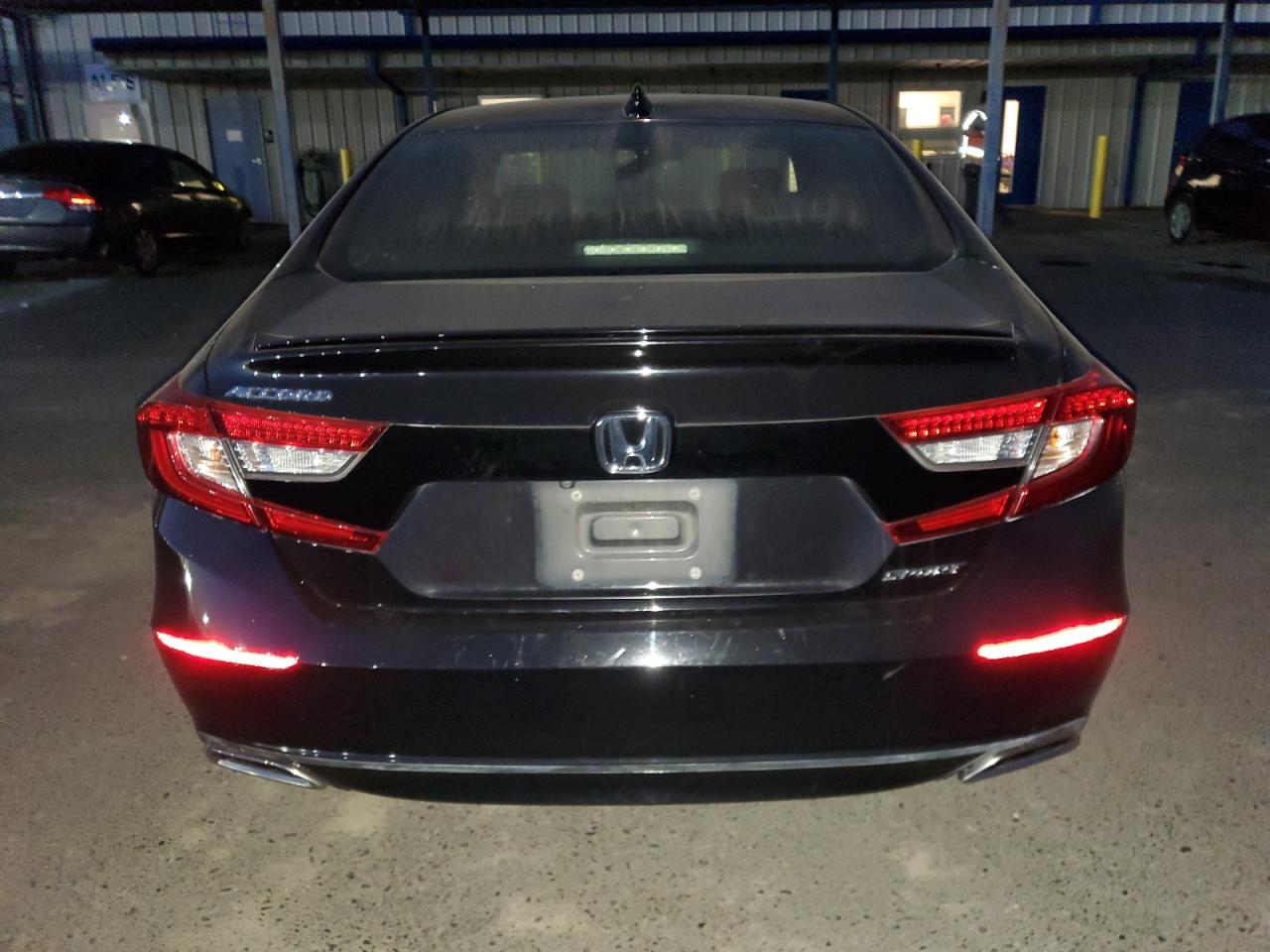 VIN 1HGCV1F38JA222482 2018 HONDA ACCORD no.6