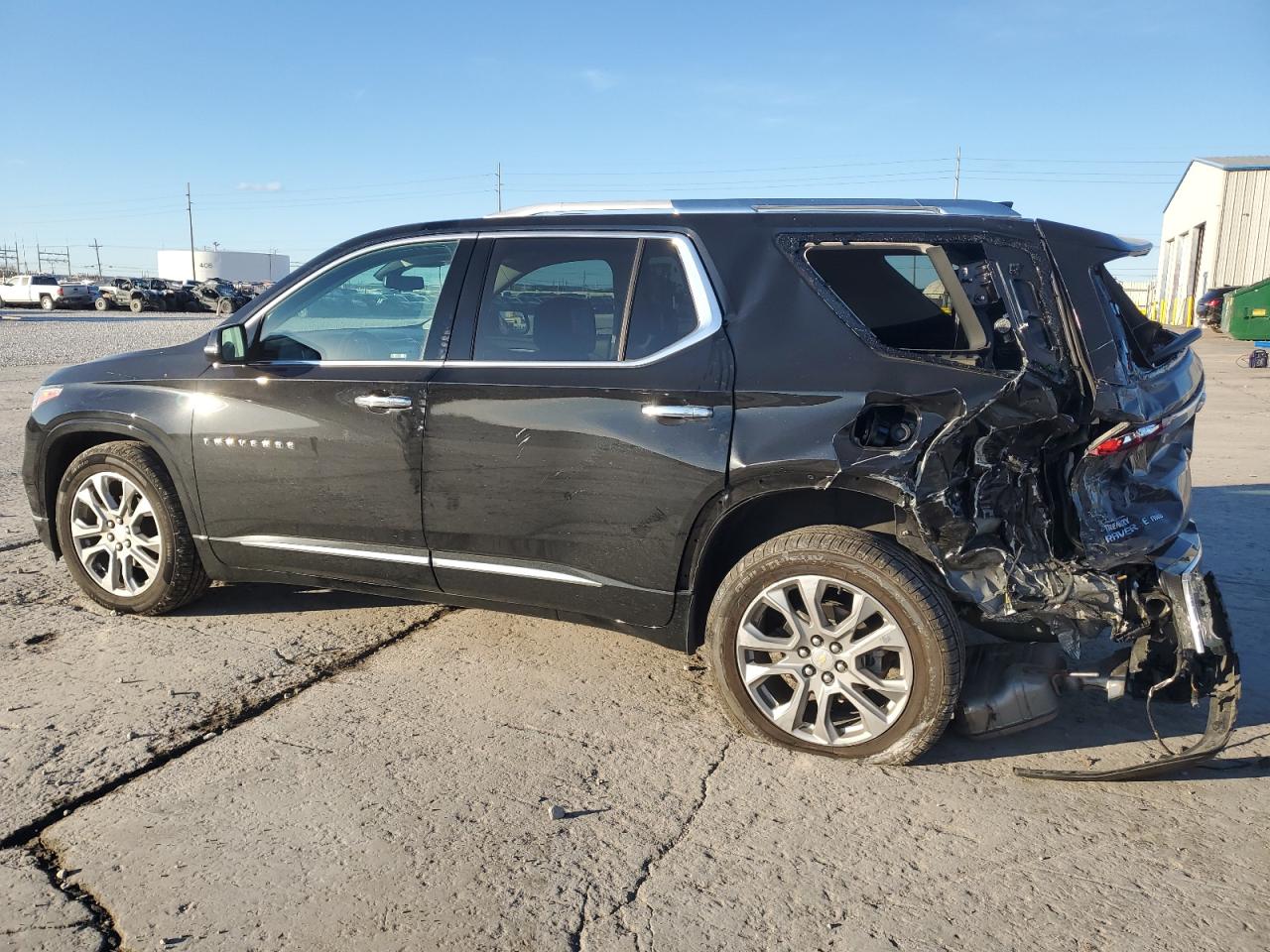 VIN 1GNEVJKW8JJ267100 2018 CHEVROLET TRAVERSE no.2