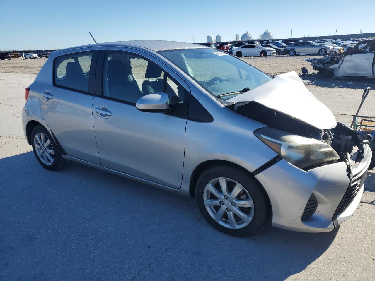 VIN VNKKTUD32FA023138 2015 TOYOTA YARIS no.4