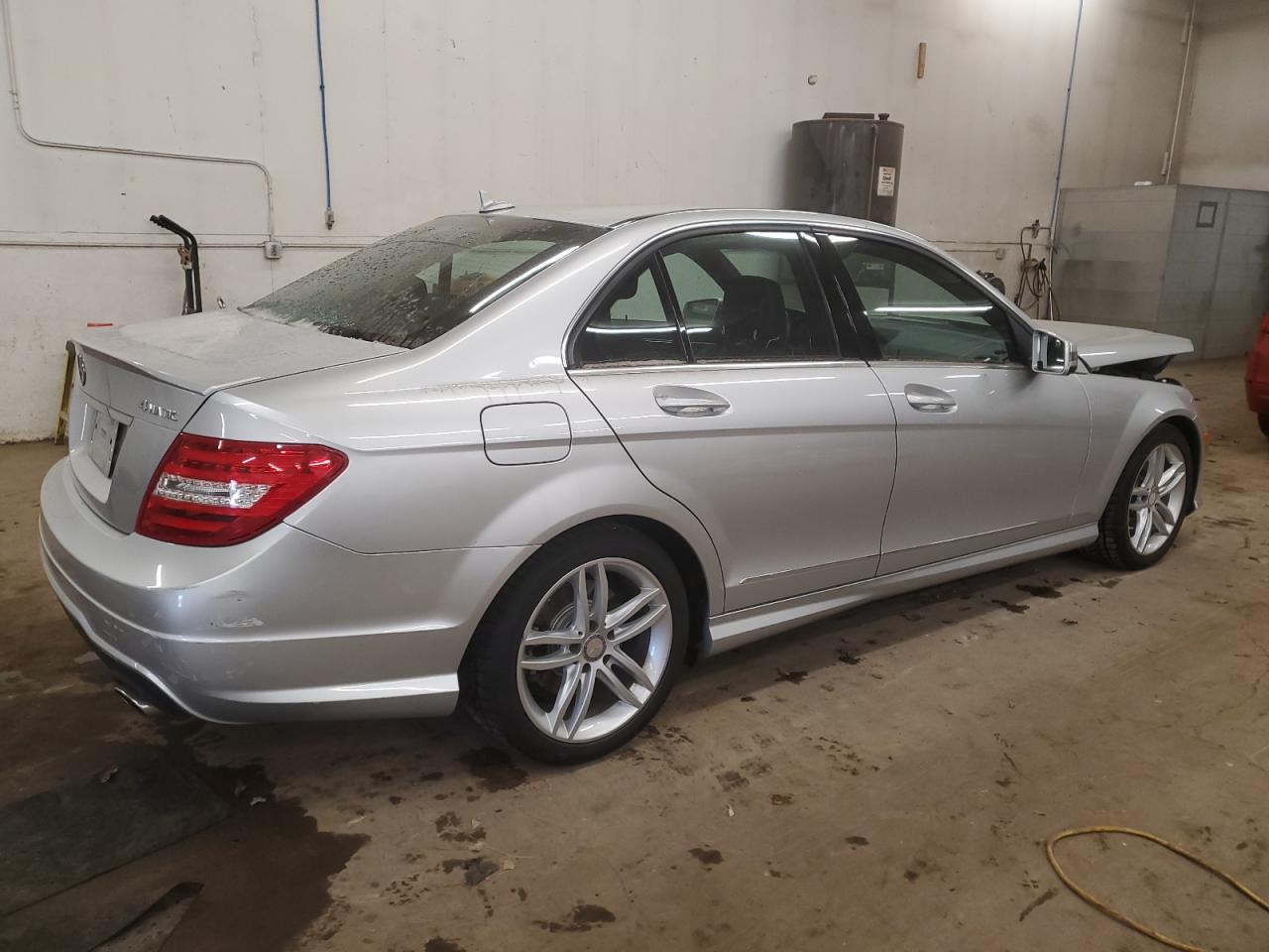 VIN WDDGF8ABXDA885065 2013 MERCEDES-BENZ C-CLASS no.3