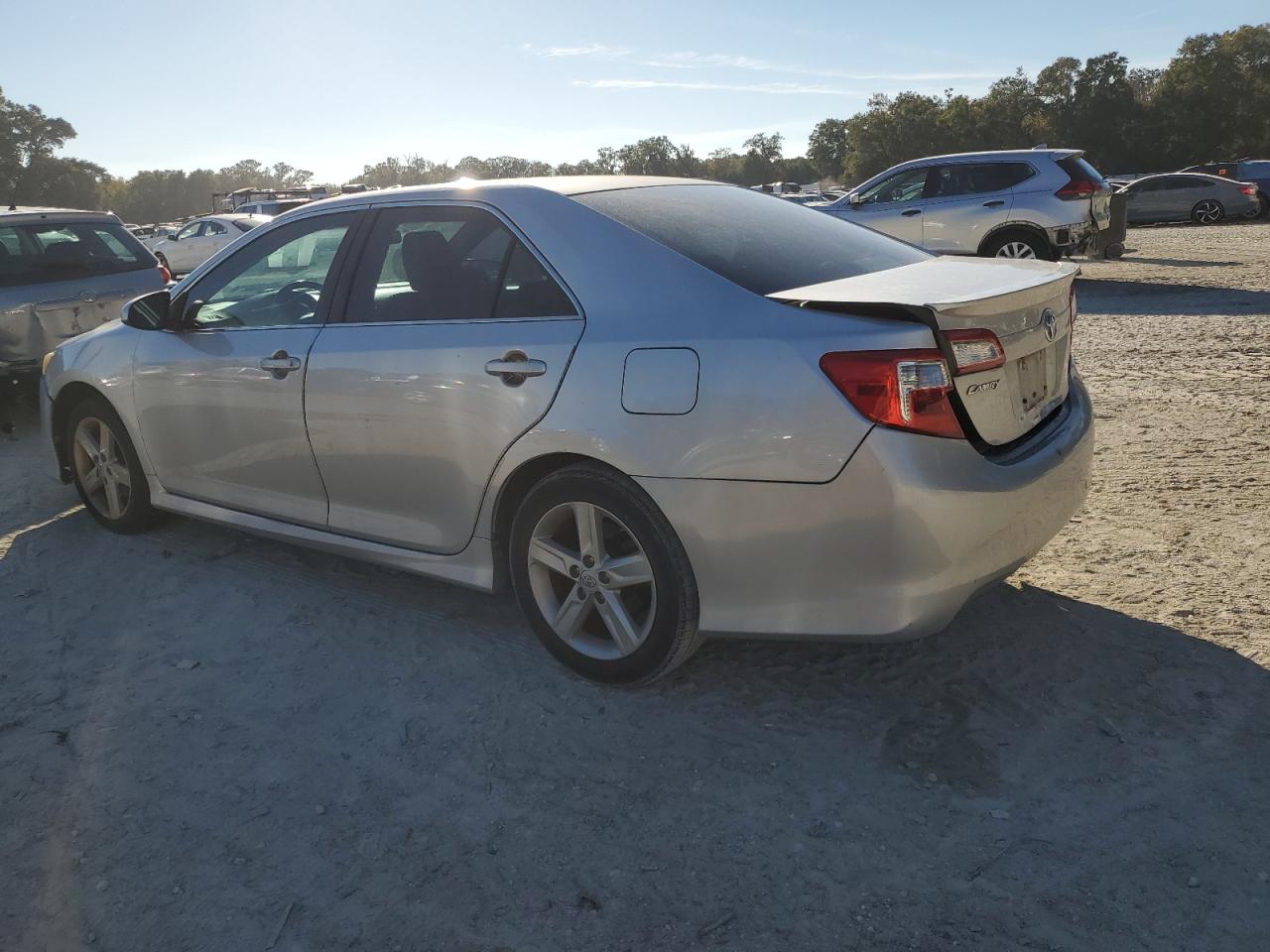 VIN 4T1BF1FK5DU262385 2013 TOYOTA CAMRY no.2