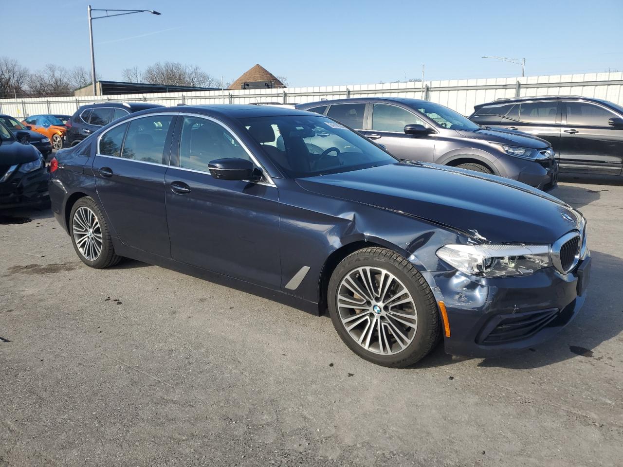 VIN WBAJA7C5XKG909842 2019 BMW 5 SERIES no.4