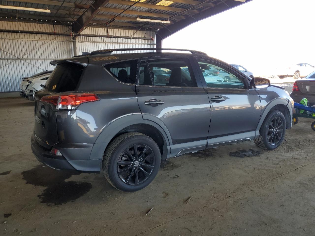 VIN 2T3RFREV7JW707706 2018 TOYOTA RAV4 no.3