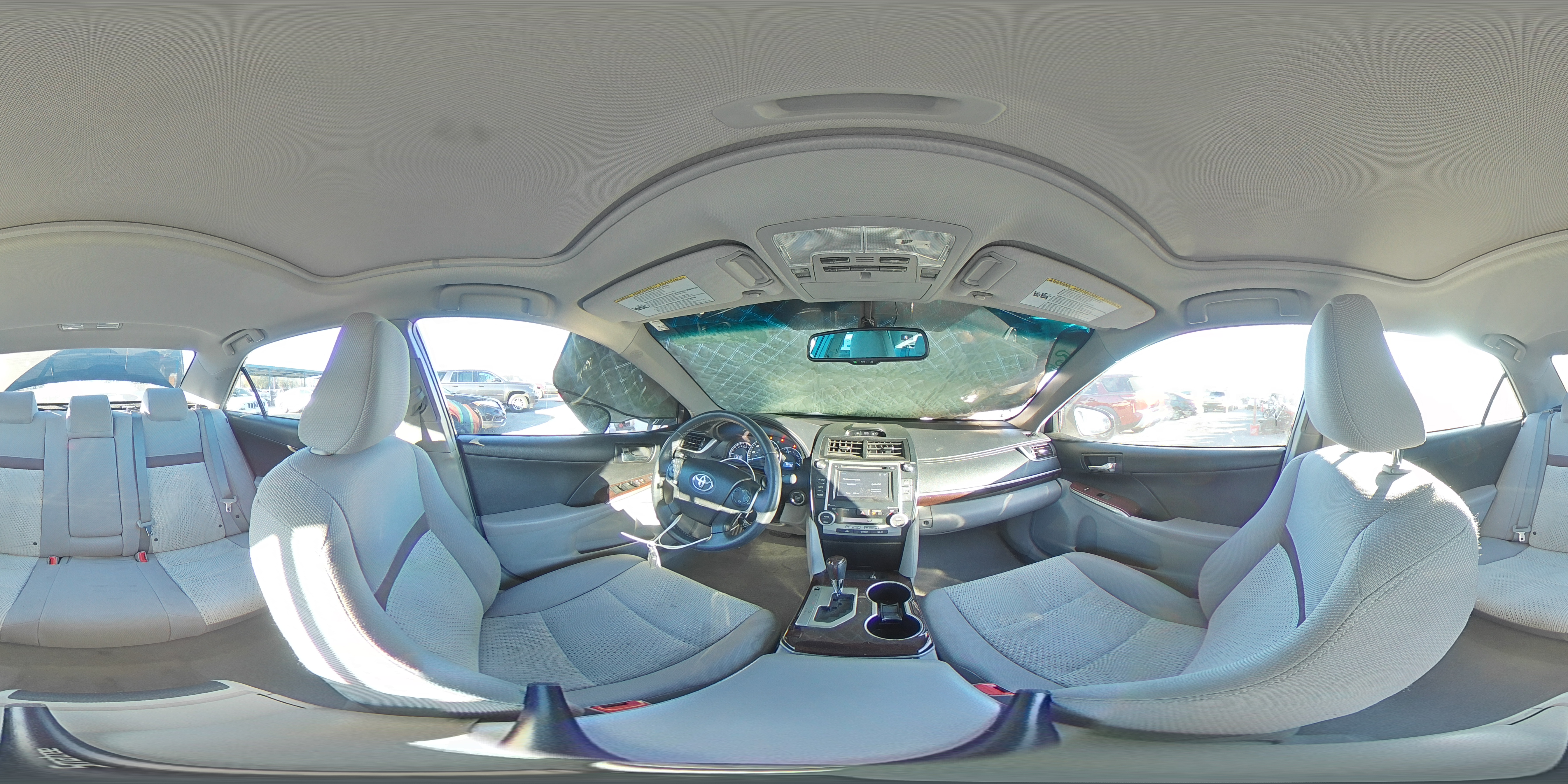 2014 Toyota Camry - Image 15