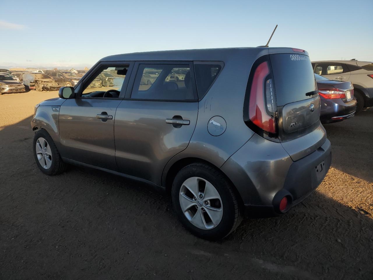 VIN KNDJN2A20G7243908 2016 KIA SOUL no.2