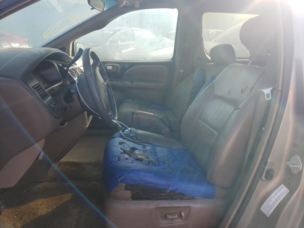 1998 Toyota Sienna - Image 7