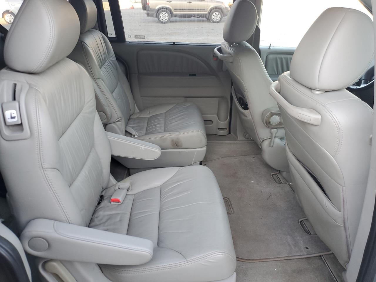 2008 Honda Odyssey - Image 11