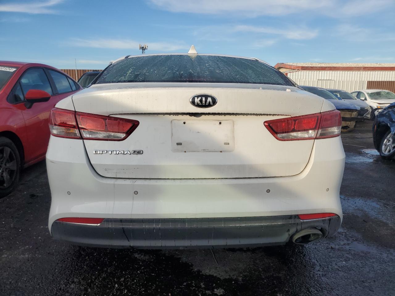 VIN 5XXGT4L35JG203615 2018 KIA OPTIMA no.6