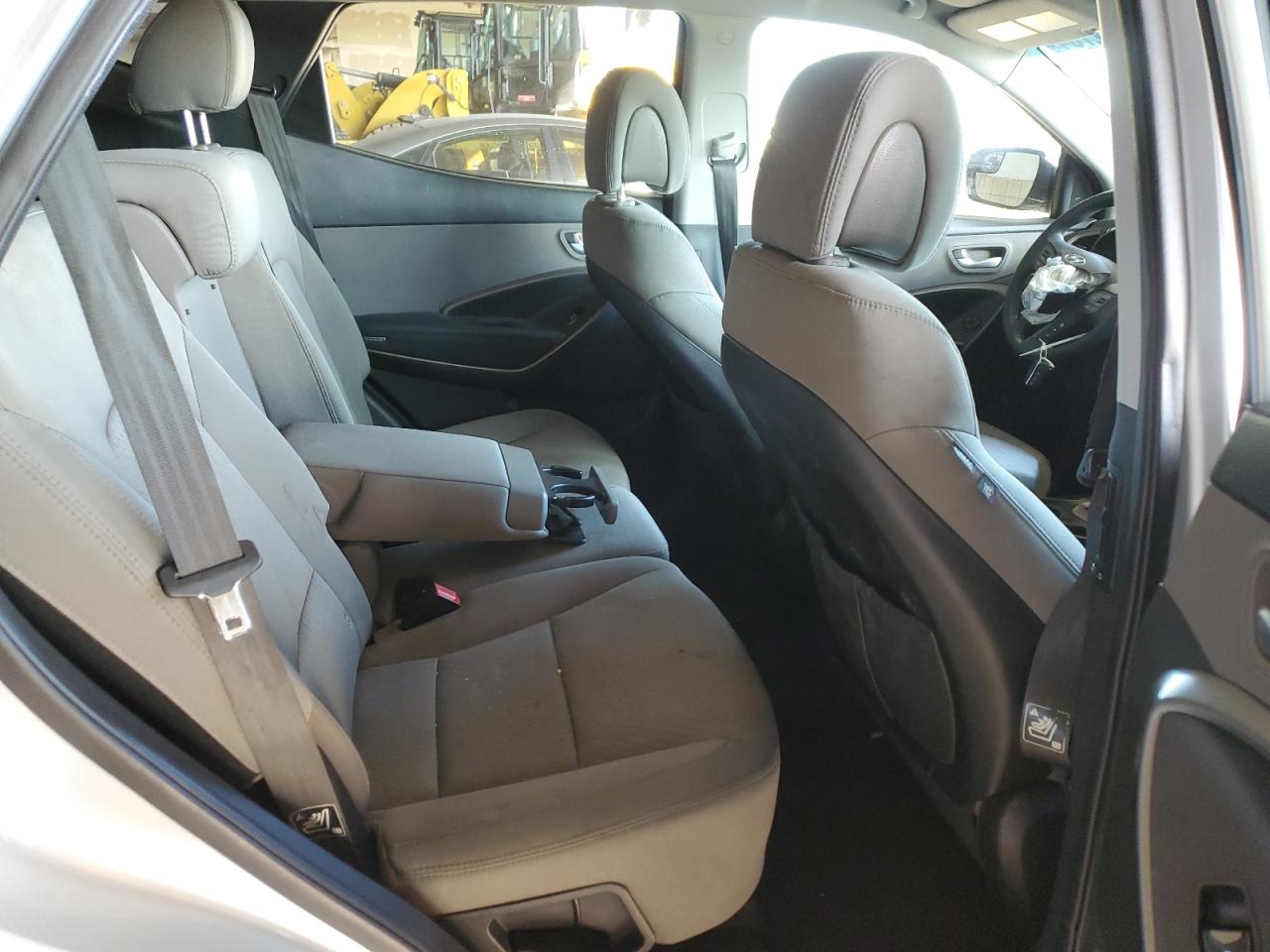 2018 Hyundai Santa Fe - Image 10