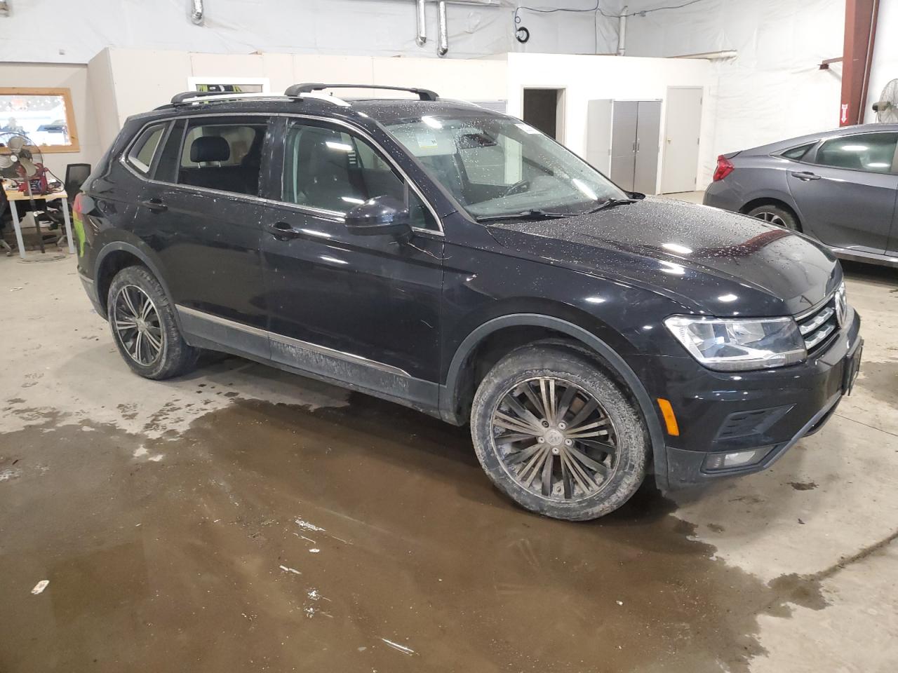 2018 Volkswagen Tiguan - Image 4