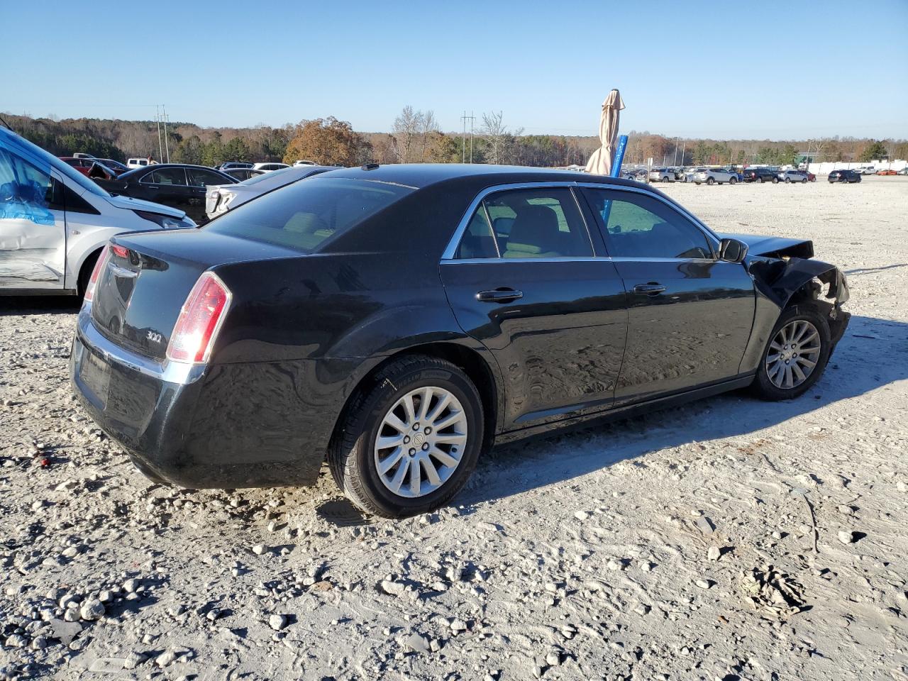 VIN 2C3CCAAG2EH181051 2014 CHRYSLER 300 no.3