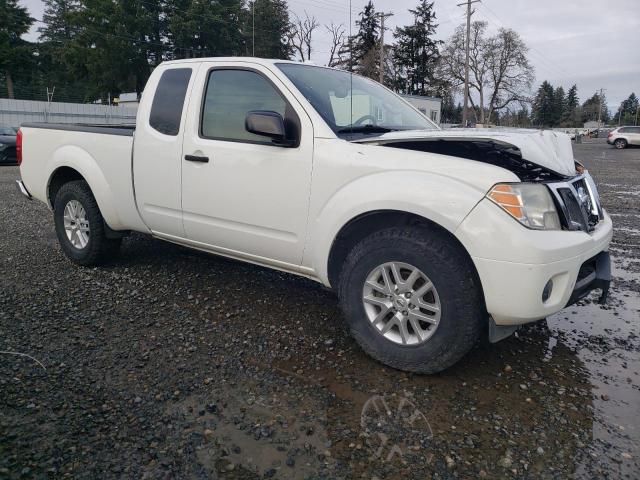 Pickups NISSAN FRONTIER 2014 Biały