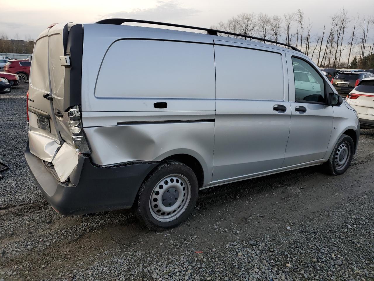 VIN WD3PG2EA8G3114600 2016 MERCEDES-BENZ METRIS no.3