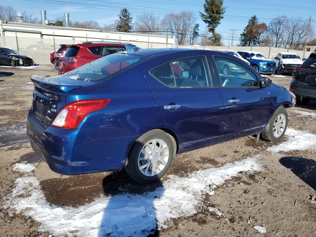 VIN 3N1CN7AP3JL879763 2018 NISSAN VERSA no.3