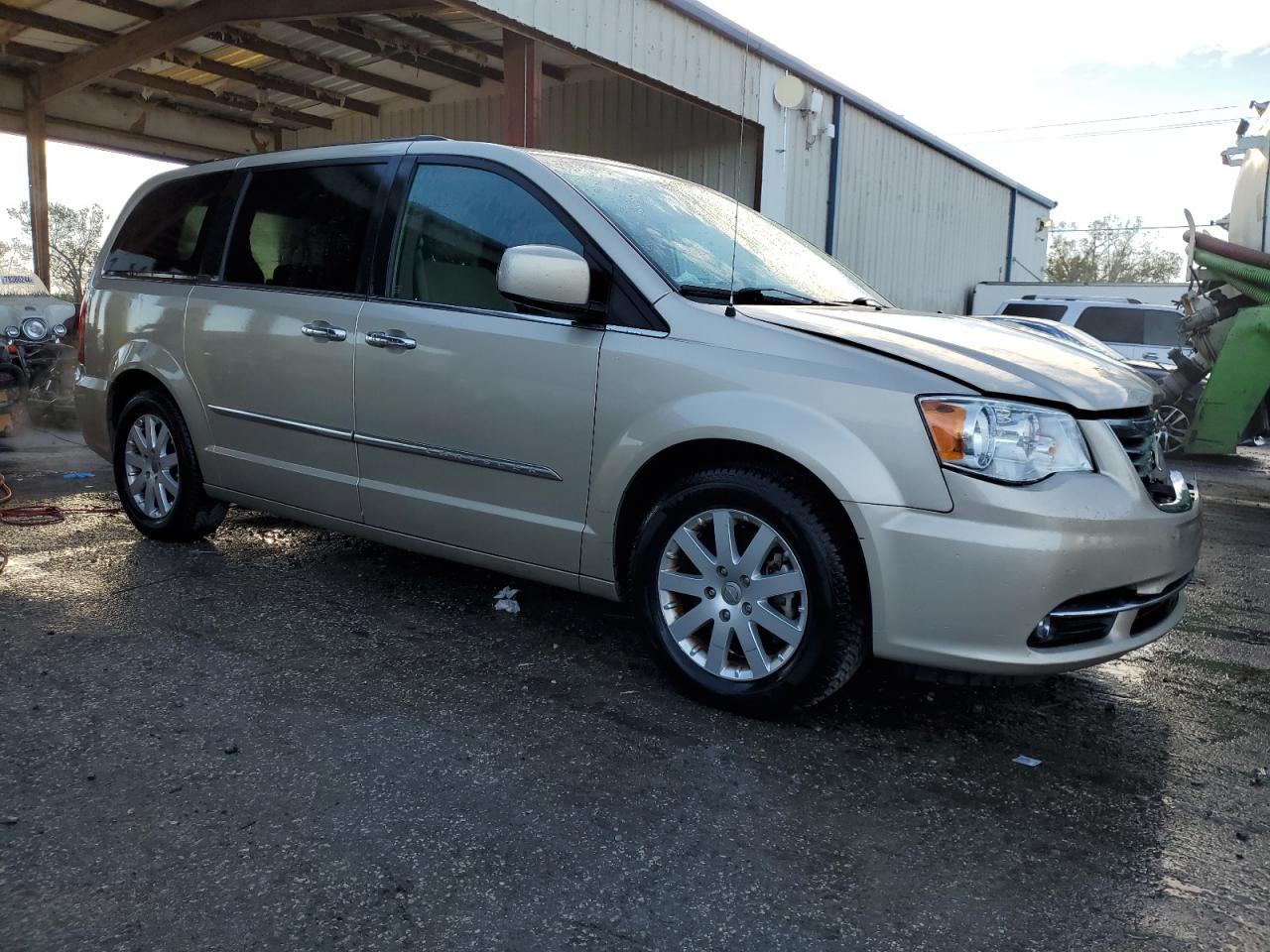 2015 Chrysler Town & Country - Image 4