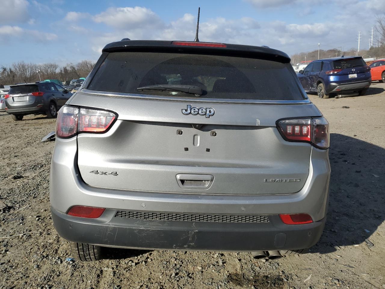 2022 Jeep Compass - Image 6