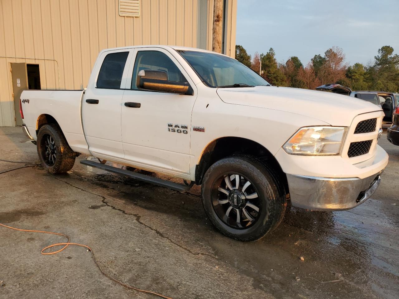 2016 RAM 1500 - Image 4
