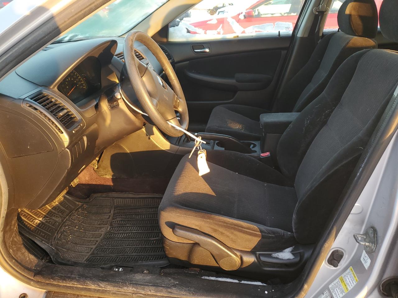 2004 Honda Accord Lx VIN: 1HGCM56494A808826 Lot: 85880164