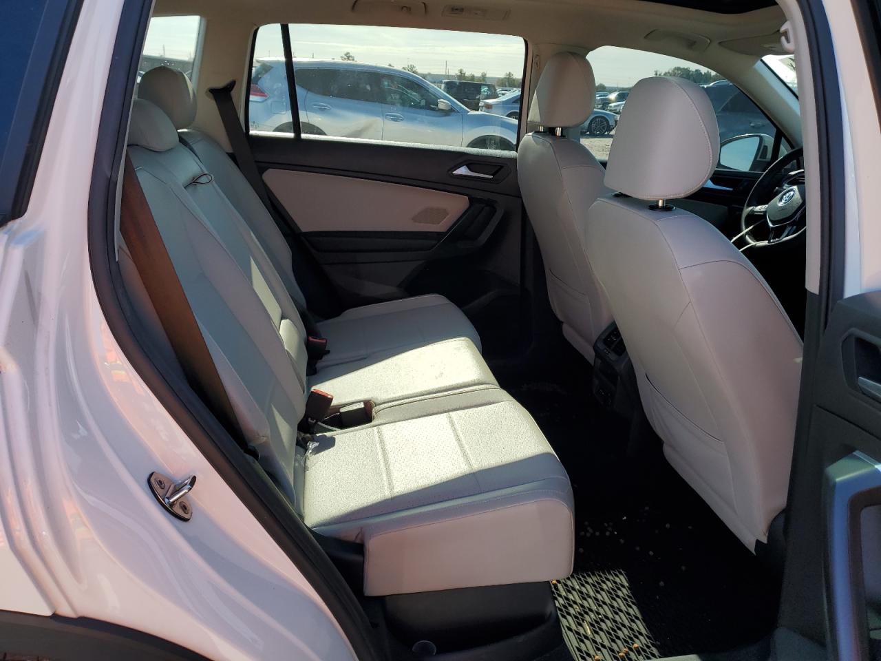 2021 Volkswagen Tiguan - Image 11