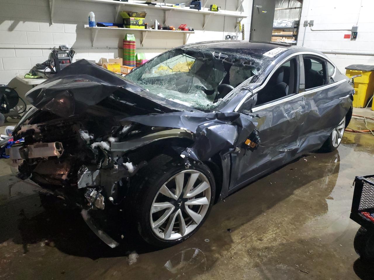 Chicago Heights, IL에서 판매 중인 2018 Tesla Model 3 - All Over