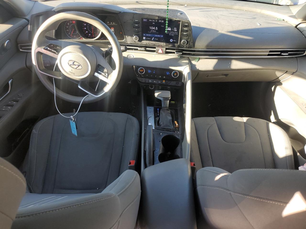 2021 Hyundai Elantra - Image 8
