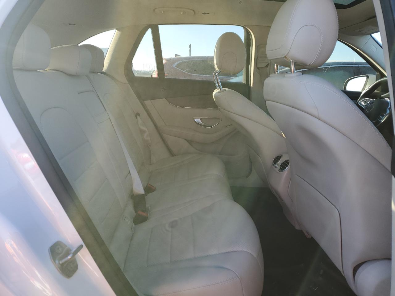 2021 Mercedes-Benz GLC - Image 11