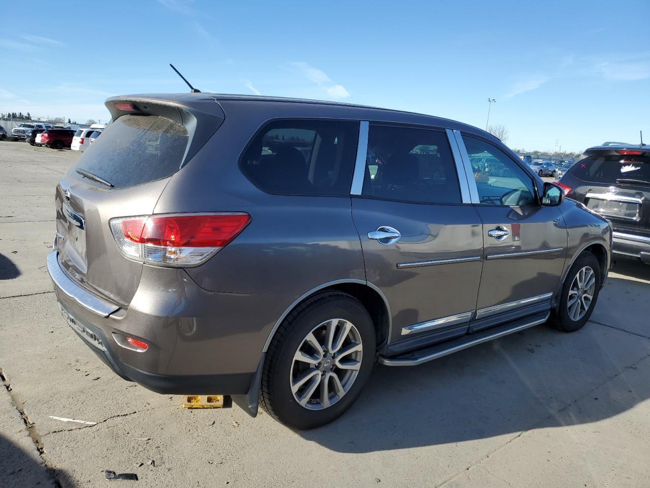 2014 Nissan Pathfinder - Image 3