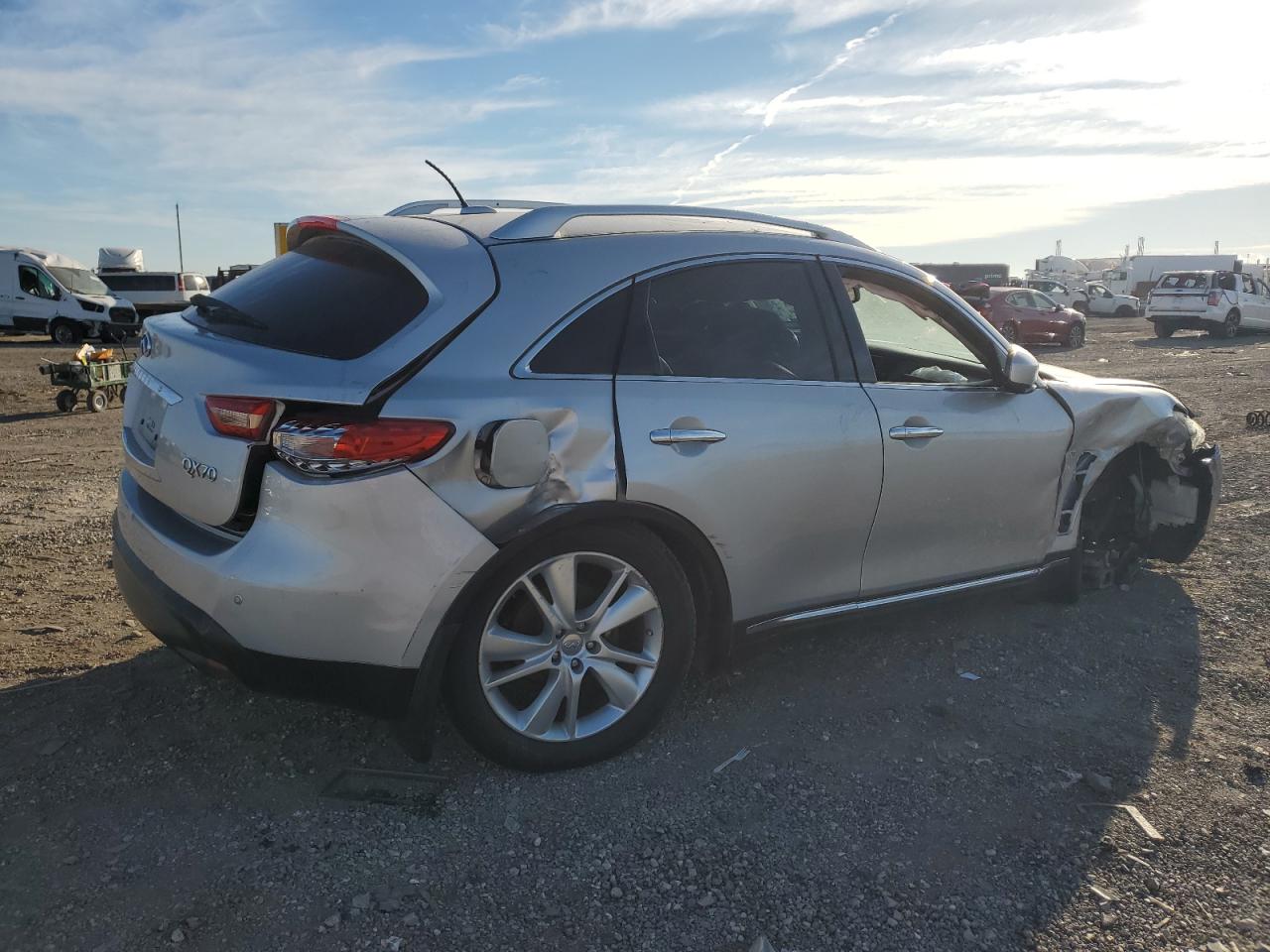 VIN JN8CS1MU1GM670397 2016 INFINITI QX70 no.3