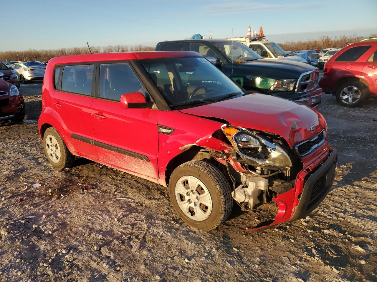 VIN KNDJT2A50D7615274 2013 KIA SOUL no.4