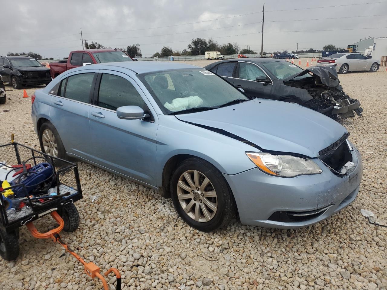 VIN 1C3CCBBG2EN105776 2014 CHRYSLER 200 no.4