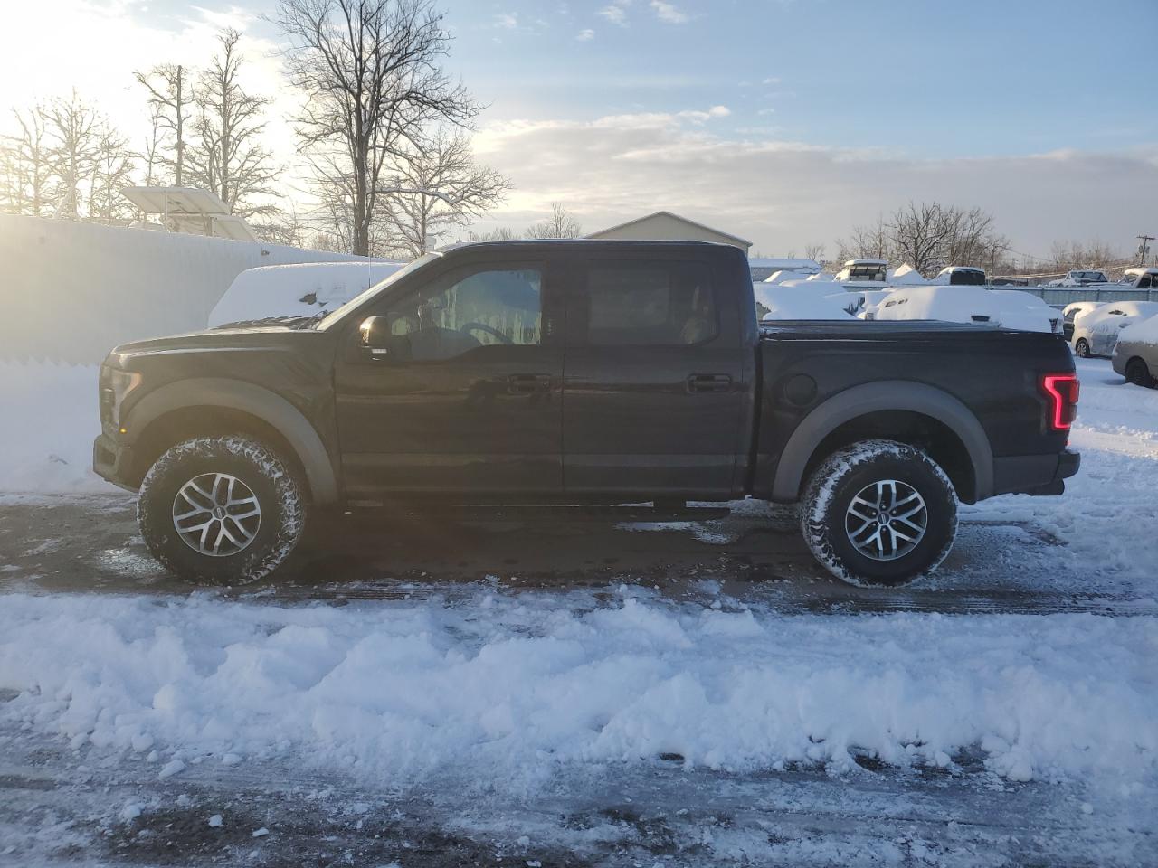 2018 Ford F-150 - Image 12