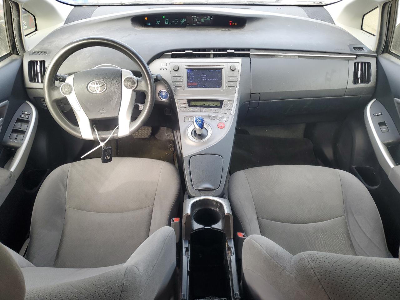 2015 Toyota Prius - Image 8