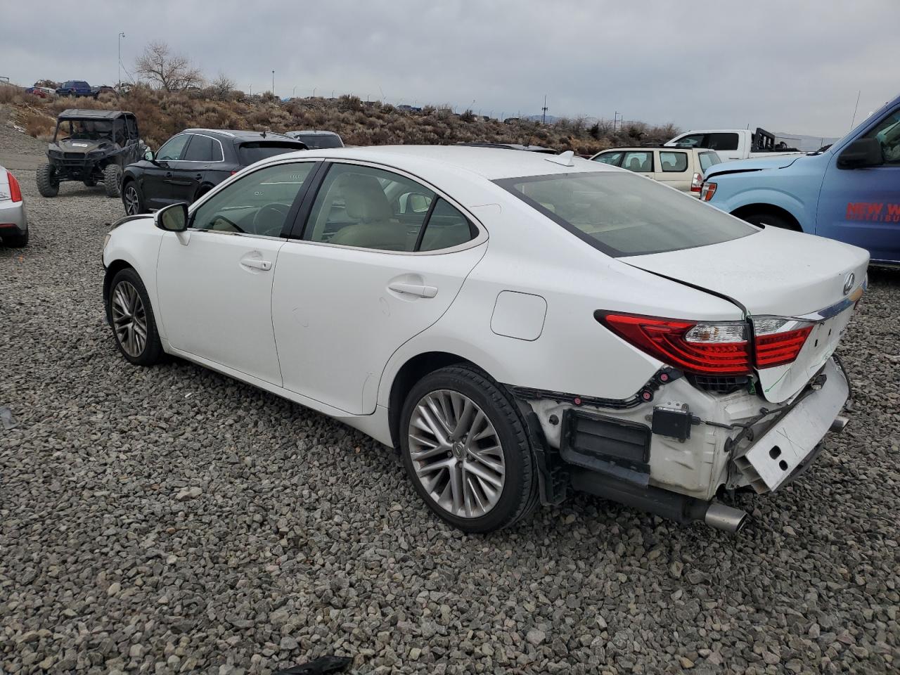 2013 Lexus ES - Image 2